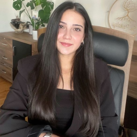Büşra Cengiz-0
