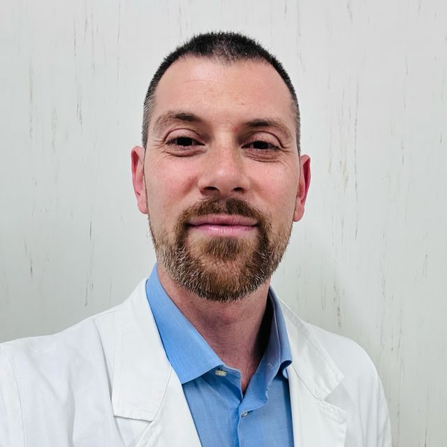 Olindo Della Corte, fisiatra Marcianise