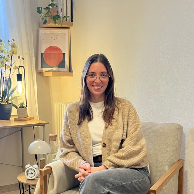 Claudia Villanueva Peral, Psicólogo Girona