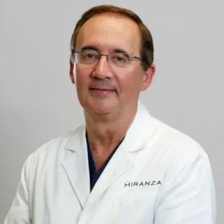 Carlos Cava Valenciano, Oftalmólogo Albacete