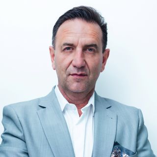 Powiększ obraz: Michał Grzeszczak, chirurg Murowana Goślina