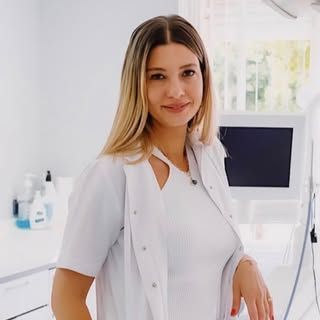 Cemre Altay, Diş Hekimi Antalya