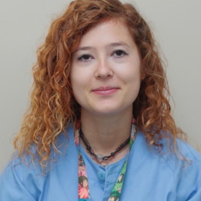 Laura Lucena Torres, Internista Armilla