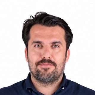 Hamza Turan, Diş Hekimi İstanbul