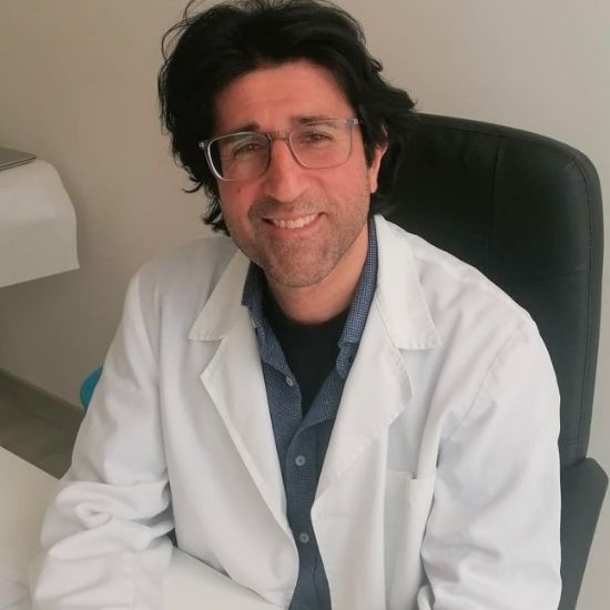 Ashkan Espandian, Psiquiatra León