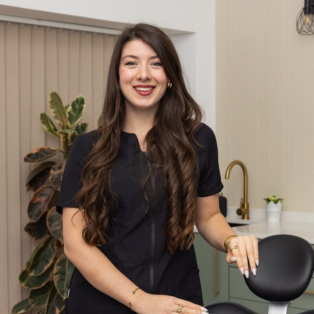Gelynnes Gabriela Bruzual Gutiérrez, Dentista Málaga