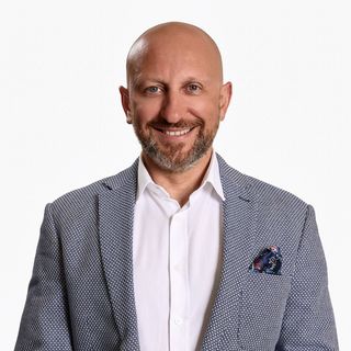 Powiększ obraz: Michał Karaś, ortopeda Olsztyn