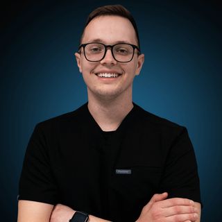 Powiększ obraz: Karol  Seligowski, stomatolog Włocławek