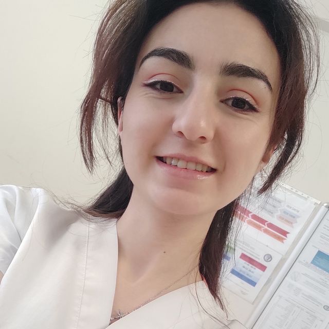 Fatma Sevi, Diş Hekimi Uşak