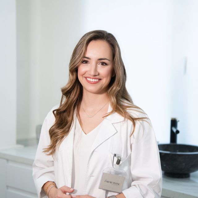 Farah Anani Anani, Médico estético Barcelona