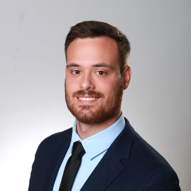 Wiktor Muszyński, stomatolog Warszawa