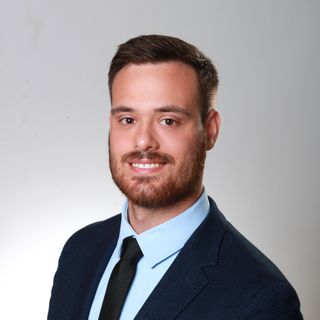 Powiększ obraz: Wiktor Muszyński, stomatolog Warszawa