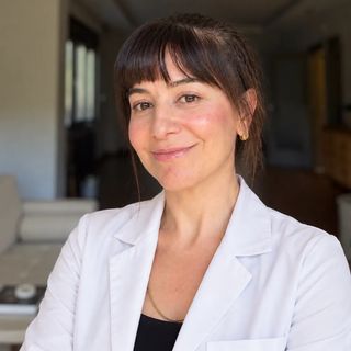 H. Nur Öztürk, Dermatoloji İstanbul