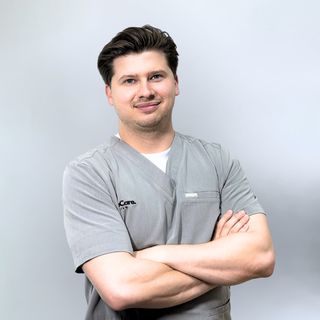 Powiększ obraz: Piotr Kluska, chirurg Radom