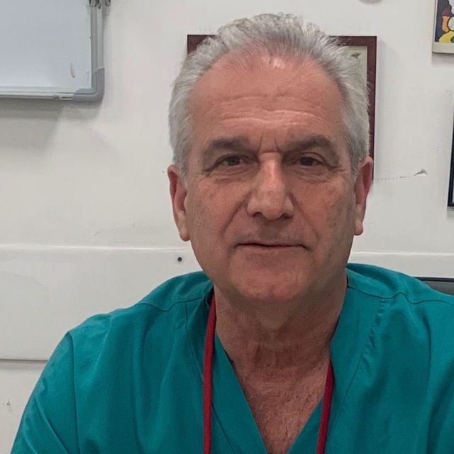 Jamshidi Akbar, chirurgo generale Barra