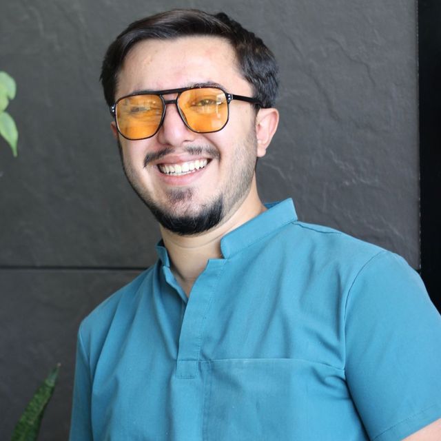 Mehmet Emre Kaya, Diş Hekimi Şahinbey