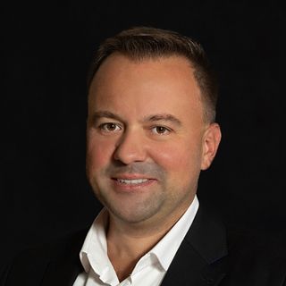 Powiększ obraz: Marcin Winiarski, chirurg stomatologiczny Bydgoszcz