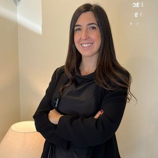 Acercar imagen: Marta Reyes Álvarez, Médico estético Granada