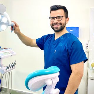 Resmi büyüt: Hasan Yalçın, Diş Hekimi Gölhisar