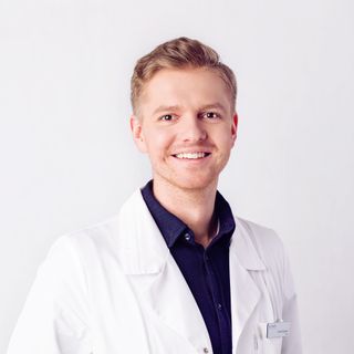 Powiększ obraz: Paweł Bogacki, chirurg Kraków