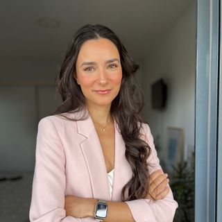 Acercar imagen: Yolanda Amat Valiente, Médico estético Villena