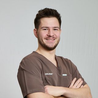 Powiększ obraz: Andrzej Sołtyk, stomatolog Warszawa