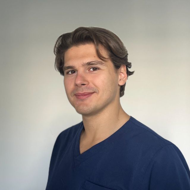 Daniil Charnushevich, stomatolog Poznań