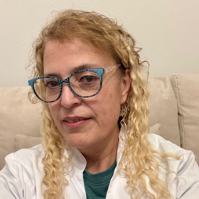 Thania Murbartián, Terapeuta complementario Vigo