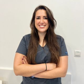 María Gómez Guerra, Dentista Tomares