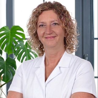 dr n. med. Anna Nowińska-Serwach