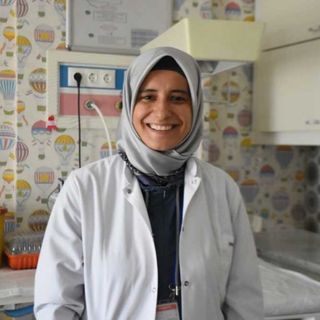 Resmi büyüt: Fadime Türe, Kadın Hastalıkları Ve Doğum İzmir