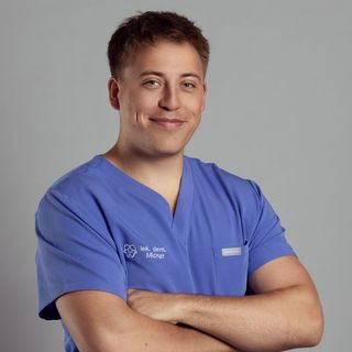 Powiększ obraz: Michał Jabłoński, stomatolog Orzesze