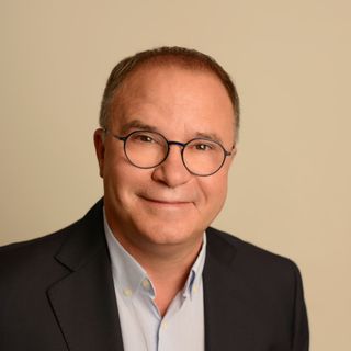 Acercar imagen: Félix Pumarola Segura, Otorrino Barcelona