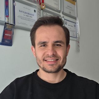 Resmi büyüt: Kadir Gezen, Diyetisyen Afyonkarahisar