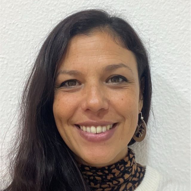 Almudena Hermoso, Psicólogo Granada