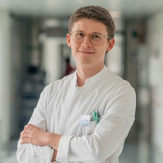 Bild vergrößern: Alexander Utrata, Zahnarzt Berlin