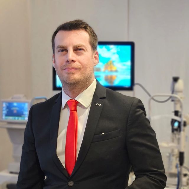 Vincenzo Salerno, oculista Avellino