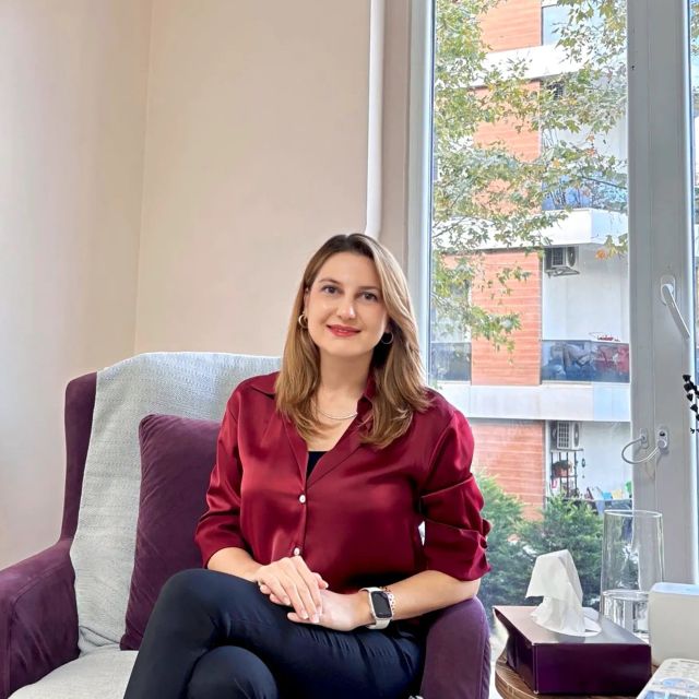 Çağla Anar, Psikoloji İstanbul