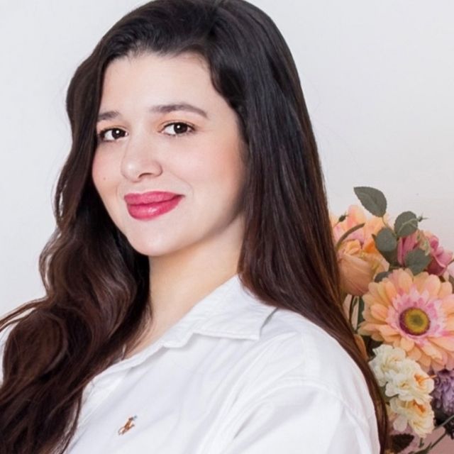 Kari Olmos, Terapeuta complementario Barcelona