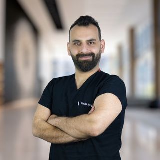 Resmi büyüt: Doğuş Eşberk, Dermatoloji İzmir