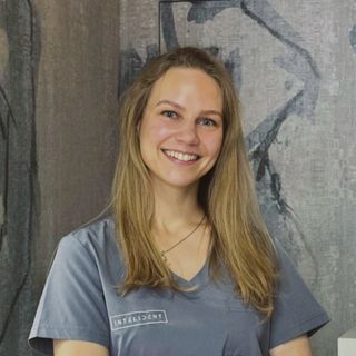 Powiększ obraz: Justyna Święch, stomatolog Łódź