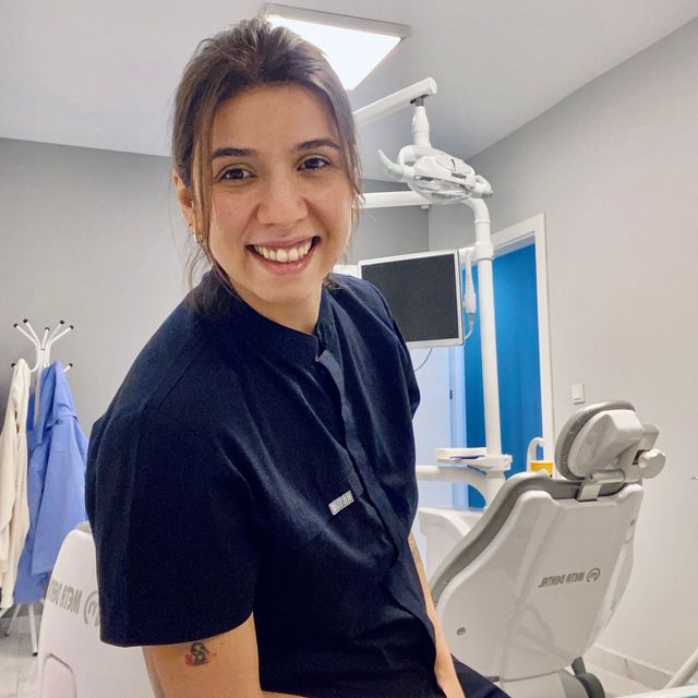 Gizem Tansel Öztürk, Diş Hekimi Ankara