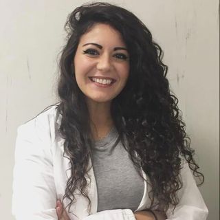 Ingrandire l'immagine: Stefania Troise, chirurgo maxillo facciale Napoli