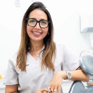 Josie Salloum, Dentista Torrevieja