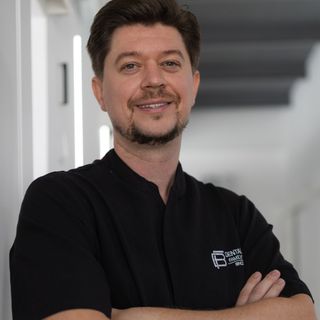 Rodion Bushin Izman, Dentista Orihuela-Costa