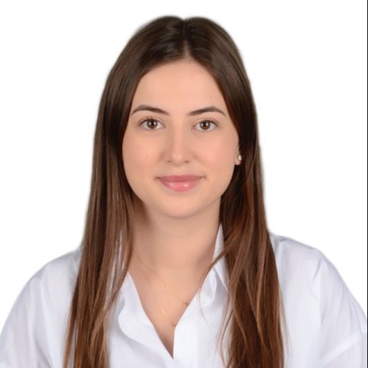 Simay Efe, Psikoloji İstanbul