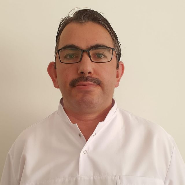 Özerhan Özer, İç Hastalıkları Van