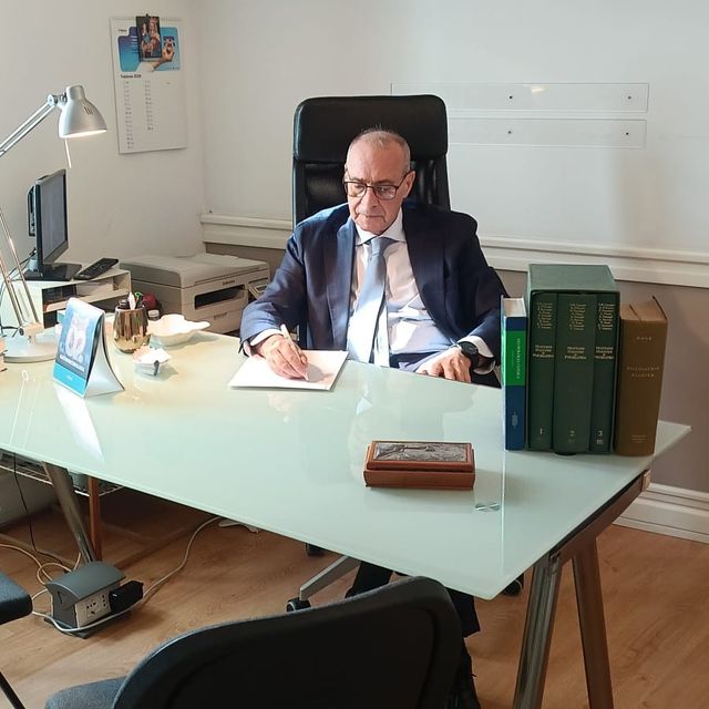 Eduardo Nugnes, psichiatra Parete