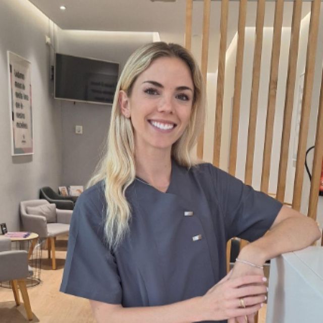 Carolina España Krauel, Dentista Valencia