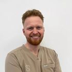 lek. dent. Bartosz Wieczorek